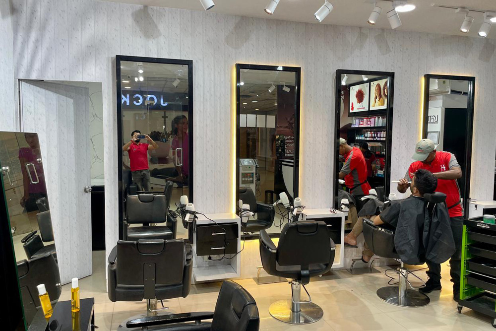 Top 5 Trending Haircuts in 2025: Best Styles for Men & Women in Kolkata